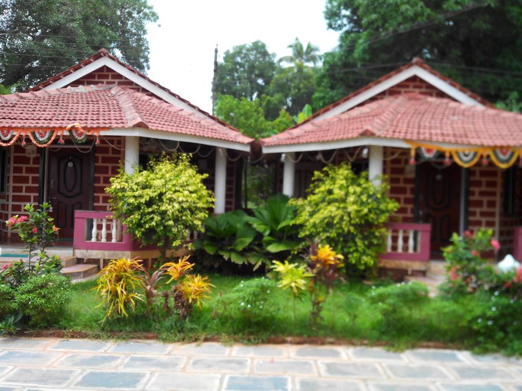 Yash Garden Residency Hotel Ганпатипуле Екстериор снимка